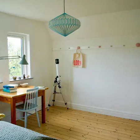 Former Railway Worker's House By Kragenaes Harbour * טוריג