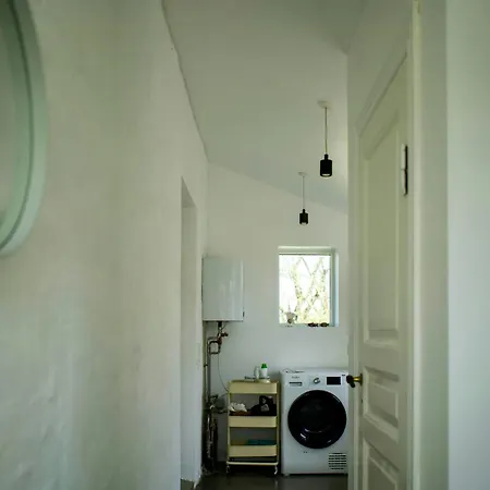 בית נופש Former Railway Worker's House By Kragenaes Harbour טוריג